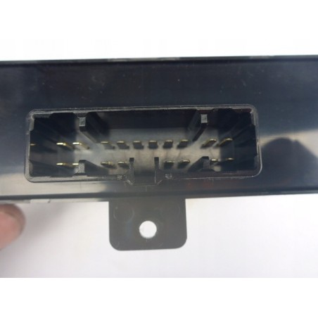 PANEL PRZEŁĄCZNIK GRZANIA FOTELI HYUNDAI IX35 09-
