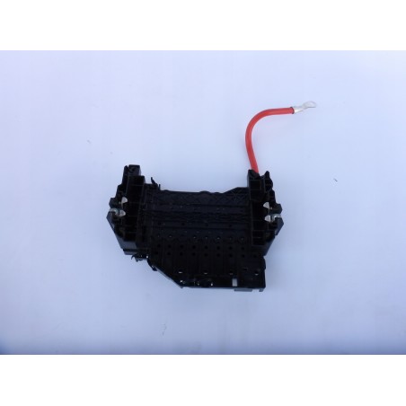 SKRZYNKA BEZPIECZNIKÓW VOLVO V40 13- 2.0 D3