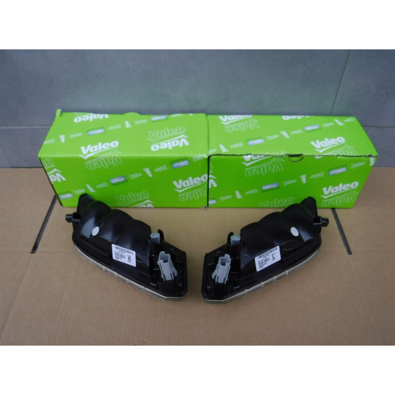 LAMPA POZYCYJNA LED LEWA PRAWA XC60 2008-2013