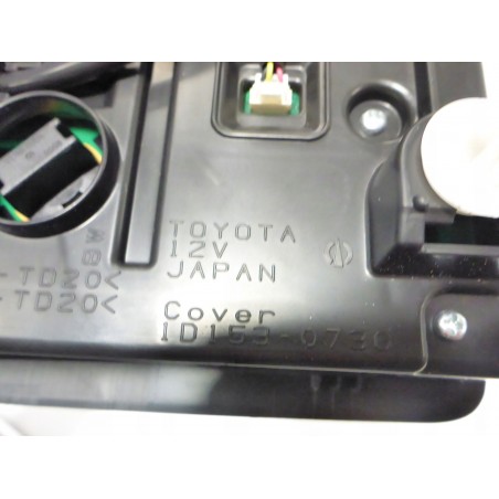 LAMPKA PODSUFITKA LEXUS IS III 300H 13-