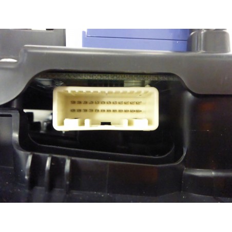 LAMPKA PODSUFITKA LEXUS IS III 300H 13-