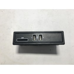GNIAZDO PORT USB SD MERCEDES C KLASA W205