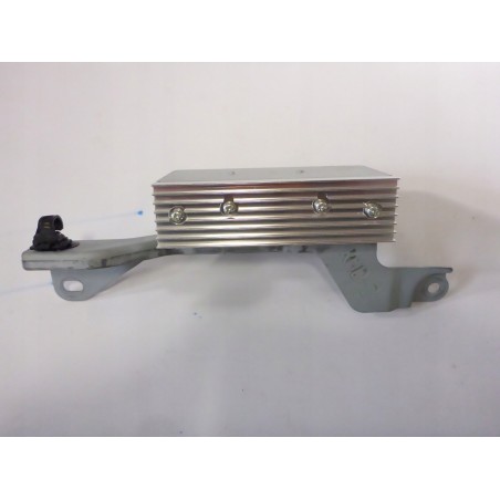 WZMACNIACZ ANTENOWY LEXUS IS III 300H 13-