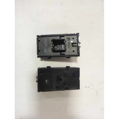 PANEL PRZEŁĄCZNIK SZYBY OPEL ASTRA V K HB 15-