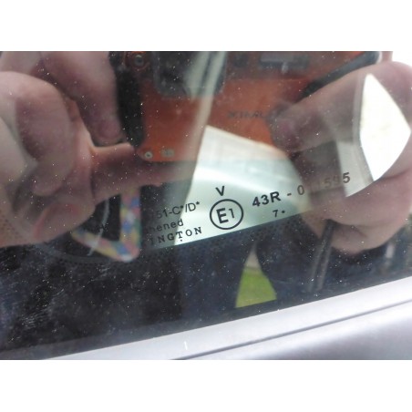 SZYBA KAROSERYJNA TYŁ LEWA PRAWA FIESTA MK8 5D 17R