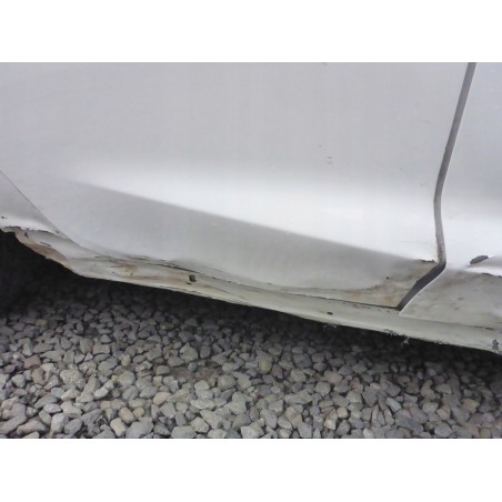 DRZWI PRAWY TYŁ FORD FIESTA MK8 5D 17- HH