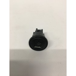 GNIAZDO USB AUX DS4 10-