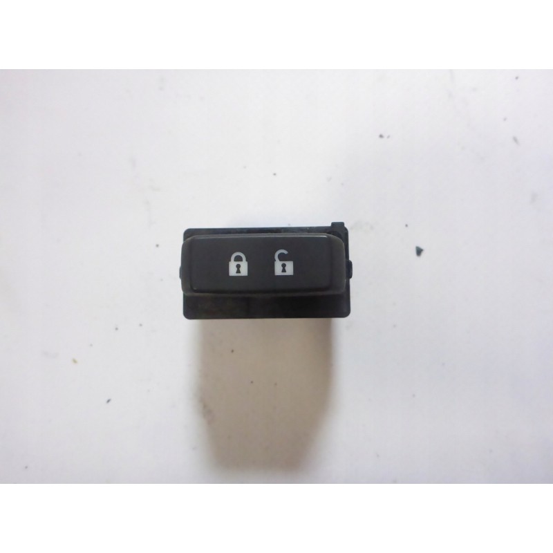 PRZYCISK BLOKADY DRZWI OPEL KARL VIVA 15- 1,0 12V