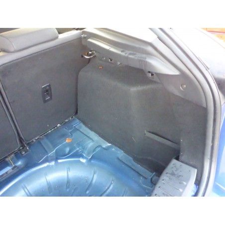 BOCZEK BAGAŻNIKA LEWY PRAWY FOCUS III MK3 HB 14-