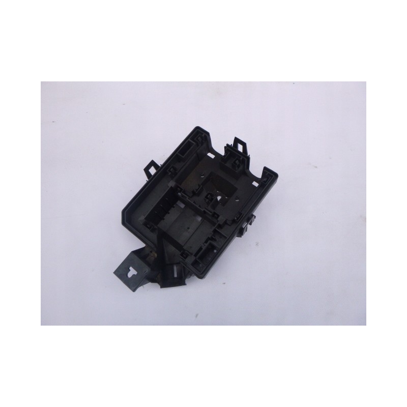 OBUDOWA BEZPIECZNIKÓW OPEL CORSA E 14- 1.4