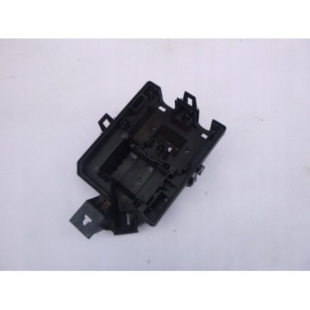 OBUDOWA BEZPIECZNIKÓW OPEL CORSA E 14- 1.4