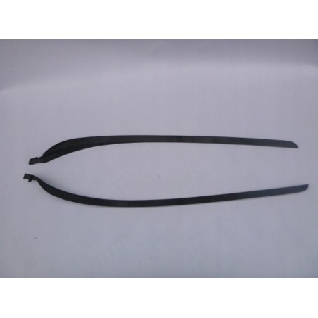 LISTWA SZYBY CZOŁOWE PRAWA FORD B-MAX 12-