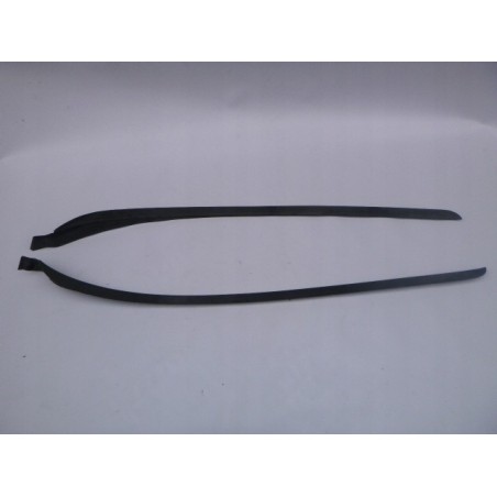 LISTWA SZYBY CZOŁOWE PRAWA FORD B-MAX 12-