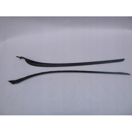 LISTWA SZYBY CZOŁOWE PRAWA FORD B-MAX 12-