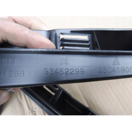 WZMOCNIENIE ŚLIZG ATRAPY PRZÓD VIVARO B TRAFIC III