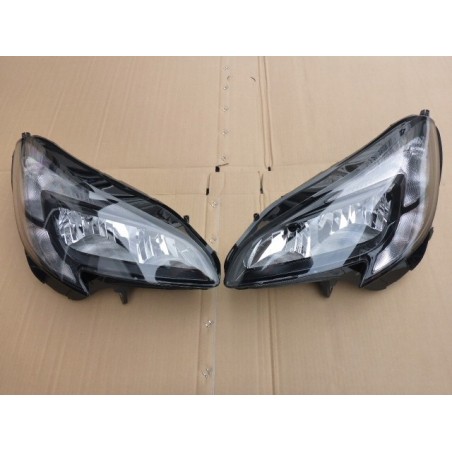 LAMPA REFLEKTOR PRZÓD LEWA PRAWA CORSA E 2014-