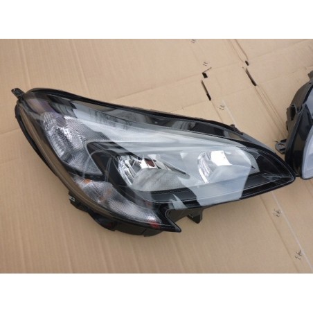 LAMPA REFLEKTOR PRZÓD LEWA PRAWA CORSA E 2014-