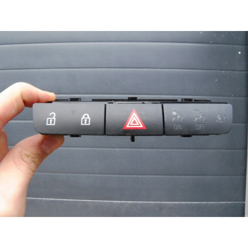 PRZYCISK PRZEŁĄCZNIK AWARYJNYCH OPEL INSIGNIA A 08