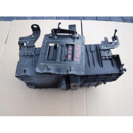PODSTAWA OBUDOWA AKUMULATORA ASTRA J IV KOMBI 09-