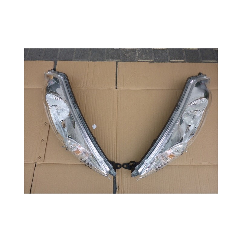 LAMPA MIGACZ PRZÓD LEWA PRAWA NISSAN JUKE 2010- OE