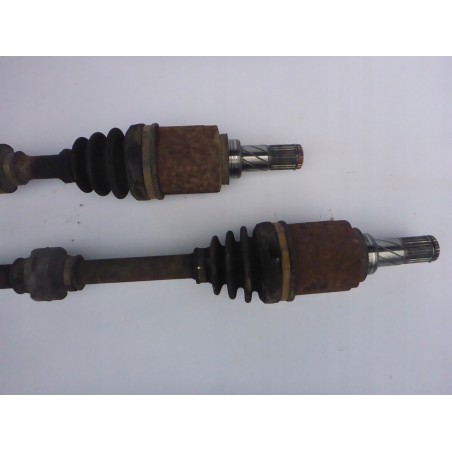 PÓŁOŚ LEWA PRAWA PRZÓD NISSAN CUBE 1.4 B 02-