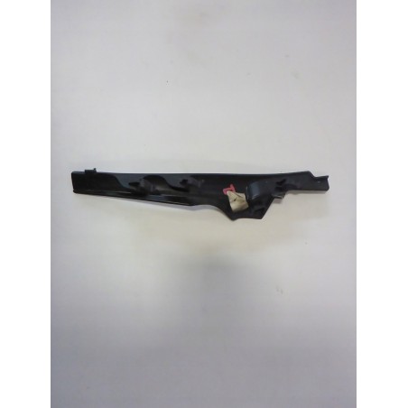 LISTWA PODSZYBIA PRAWA DACIA SANDERO II 12-