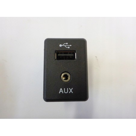GNIAZDO USB AUX NISSAN X-TRAIL T32 14-