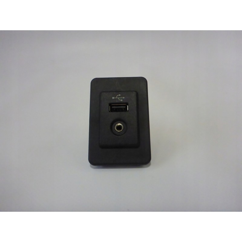 GNIAZDO WEJŚCIE USB AUX NISSAN NOTE E12 13-