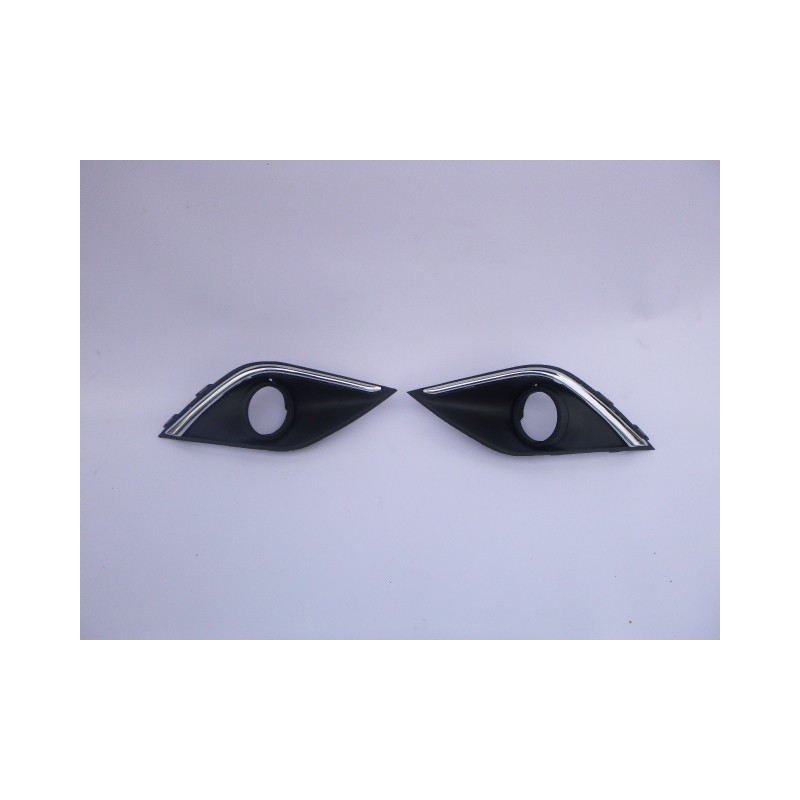 KRATKA RAMKA ZDERZAKA HALOGENU OUTLANDER III 15-