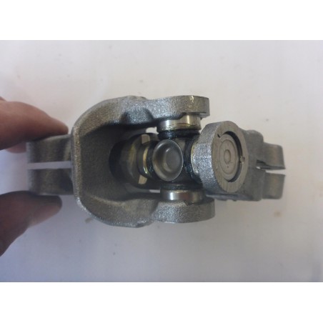 KRZYŻAK KOLUMNY KIEROWNICZEJ TOYOTA YARIS III 11-