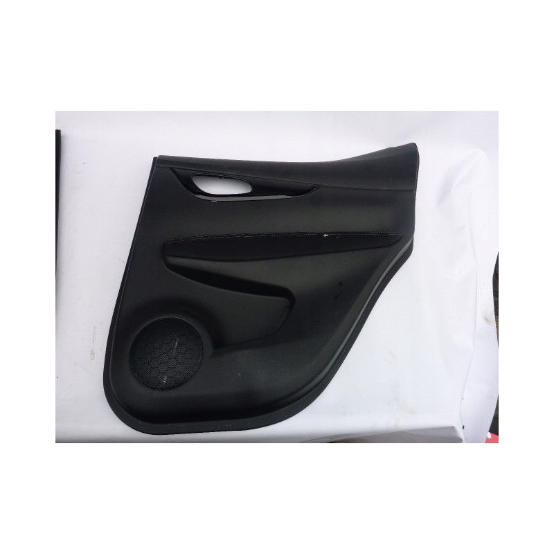 BOCZEK DRZWI PRAWY LEWY TYŁ QASHQAI J11 13-