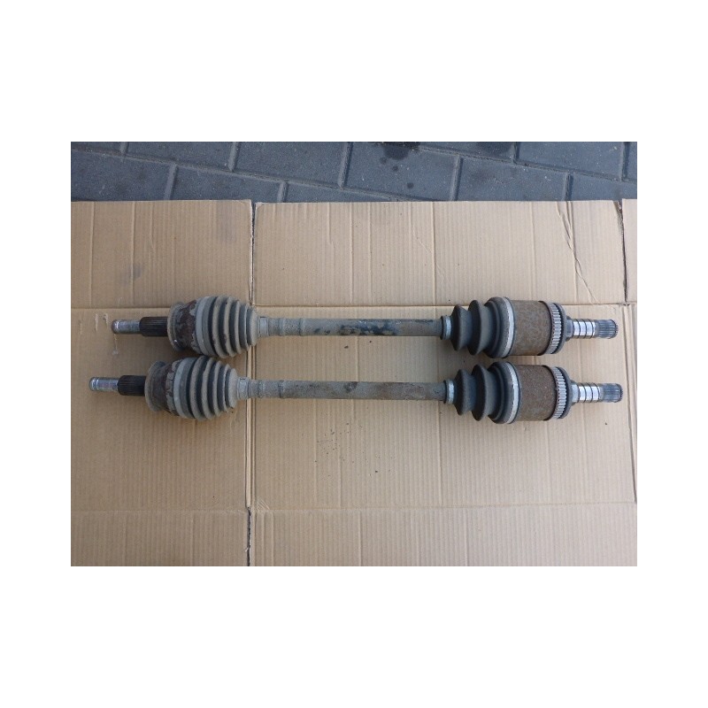 PÓŁOŚ PRAWA LEWA TYŁ TYLNA INFINITI Q50 2.2 CDI