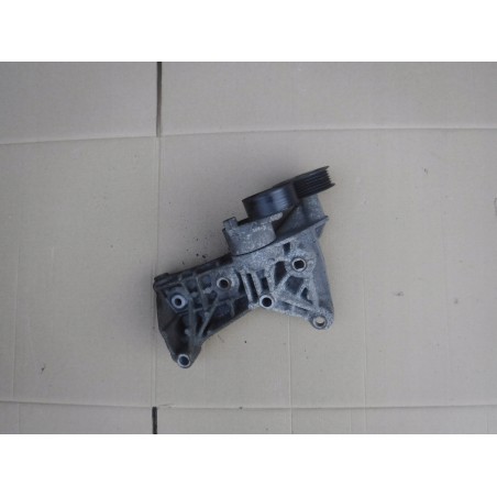 ŁAPA ALTERNATORA NISSAN NV200 09- 1.5 DCI