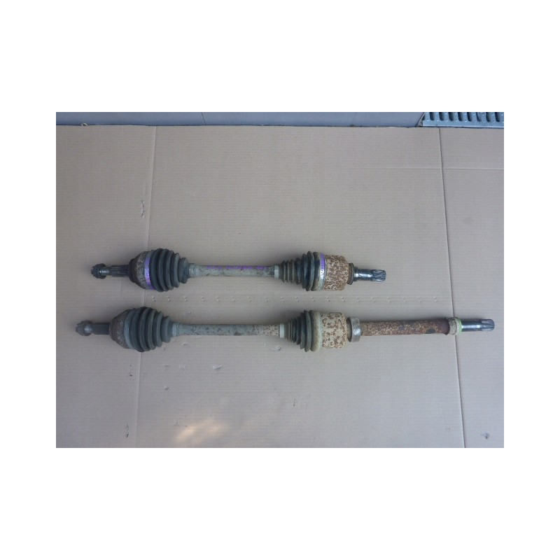 PÓŁOŚ LEWA KRÓTKA NV300 TRAFIC III VIVARO 14- 1.6