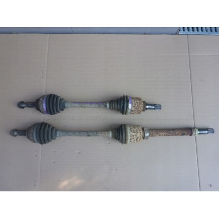 PÓŁOŚ LEWA KRÓTKA NV300 TRAFIC III VIVARO 14- 1.6