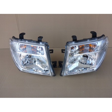 LAMPA LEWA PRAWA PRZÓD NISSAN PATHFINDER R51 05-07