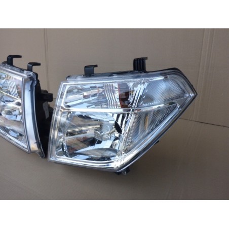 LAMPA LEWA PRAWA PRZÓD NISSAN PATHFINDER R51 05-07
