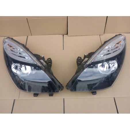 LAMPA PRAWY PRZÓD GRAND SCENIC III 09- UK