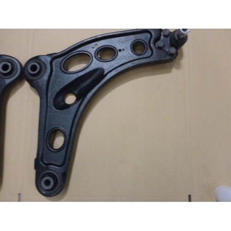 WAHACZ LEWY PRAWY PRZÓD TRAFIC III VIVARO B 2014-