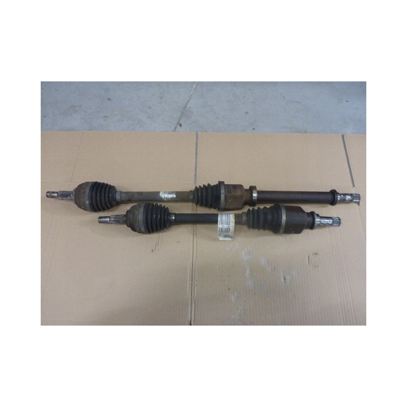 PÓŁOŚ LEWA KRÓTKA CLIO III 1.4 16V 8200323137