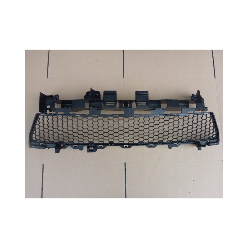 ATRAPA KRATKA ZDERZAKA PRZÓD SANDERO LOGAN 2012-