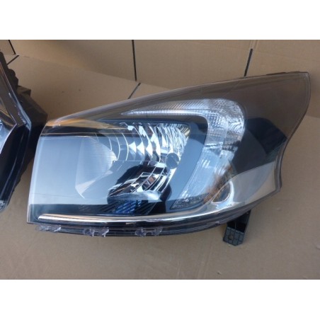 LAMPA LEWA PRAWA PRZÓD OPEL VIVARO 14- ORYGINAL