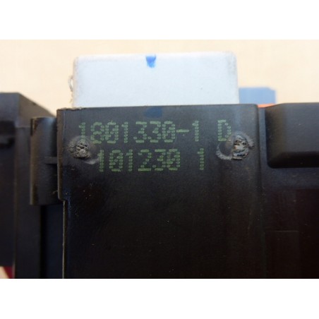 SKRZYNKA BEZPIECZNIKÓW MEGANE 3 III 2008-2013