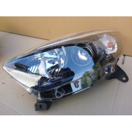 REFLEKTOR LAMPA LEWA PRAWA PRZÓD RENAULT CAPTUR