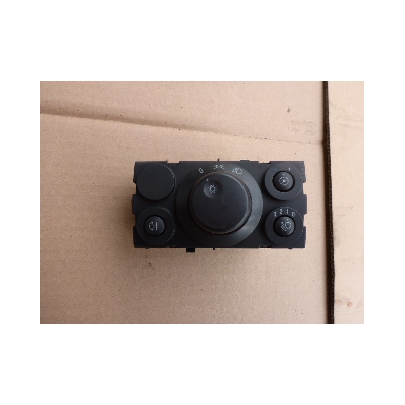 WŁĄCZNIK ŚWIATEŁ ASTRA III H 1.6 16V HB