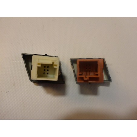 PRZYCISK PRZEŁĄCZNIK BAGAŻNIKA WLEWU CITROEN DS5