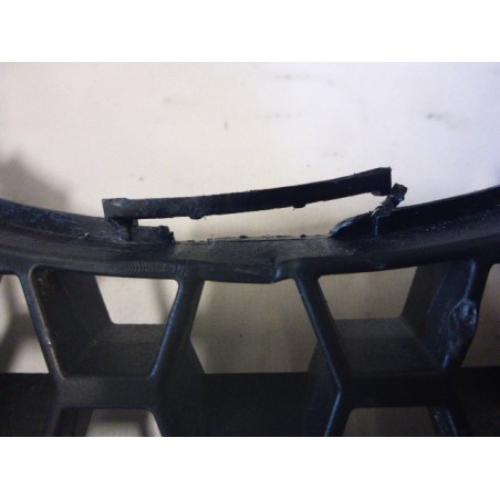 ATRAPA KRATKA GRILL TOYOTA YARIS II -05-11