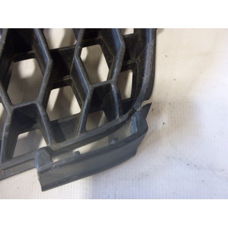 ATRAPA KRATKA GRILL TOYOTA YARIS II -05-11