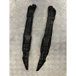 WYGŁUSZENIE BŁOTNIKA PRAWE YARIS CROSS 21-