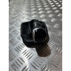 MIESZEK Z GAŁKĄ ZMIANY BIEGÓW AUDI A1 II GB 18- 82A863278B